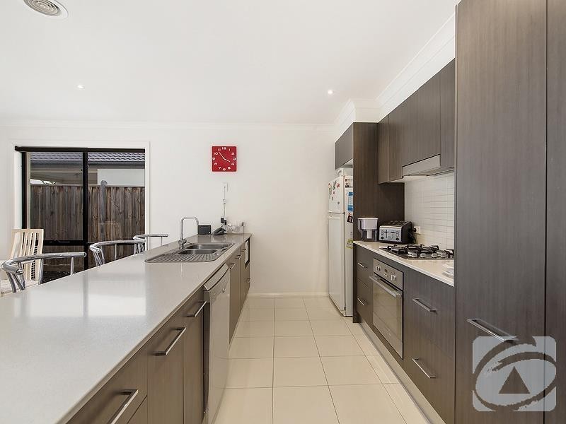 21 Belleville Close, Burnside Heights VIC 3023