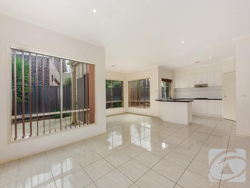 17 French Crescent, Caroline Springs VIC 3023