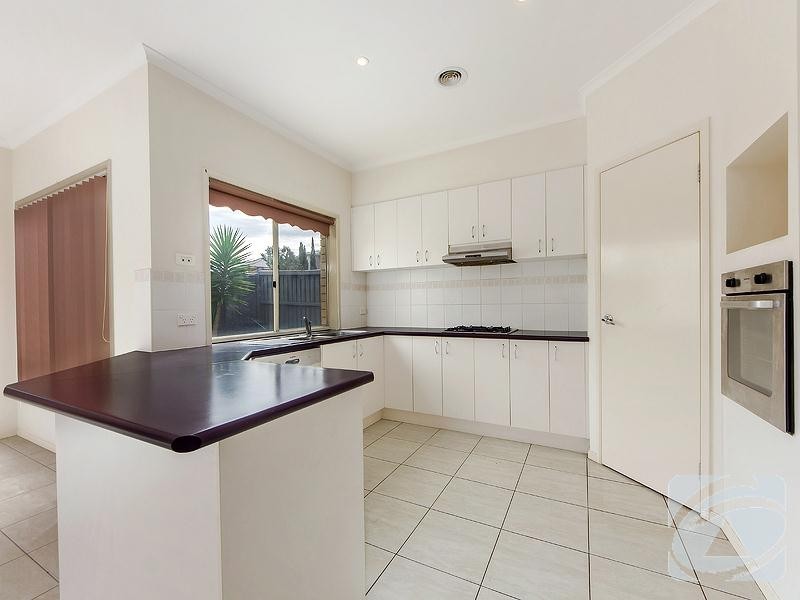 17 French Crescent, Caroline Springs VIC 3023