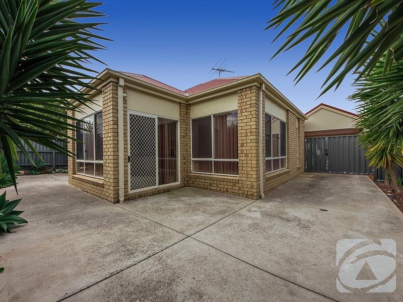 17 French Crescent, Caroline Springs VIC 3023
