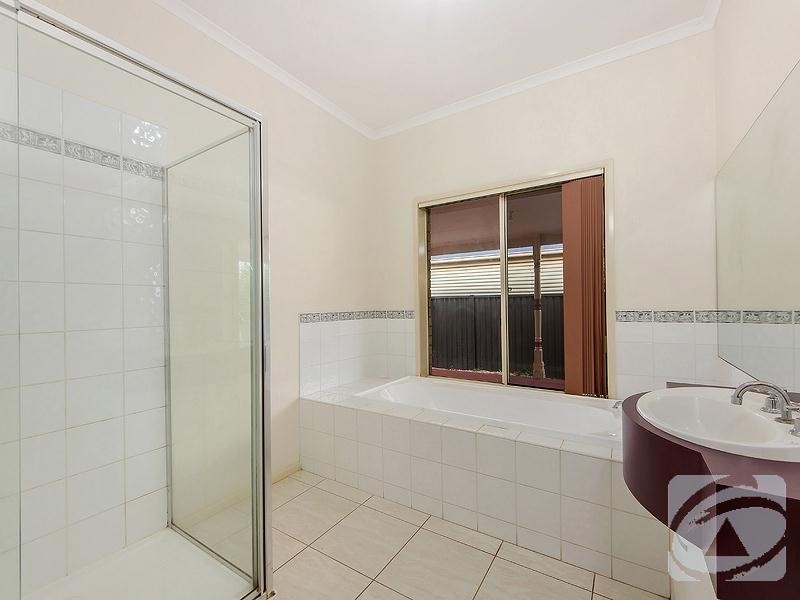 17 French Crescent, Caroline Springs VIC 3023