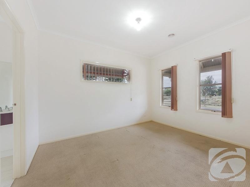 17 French Crescent, Caroline Springs VIC 3023