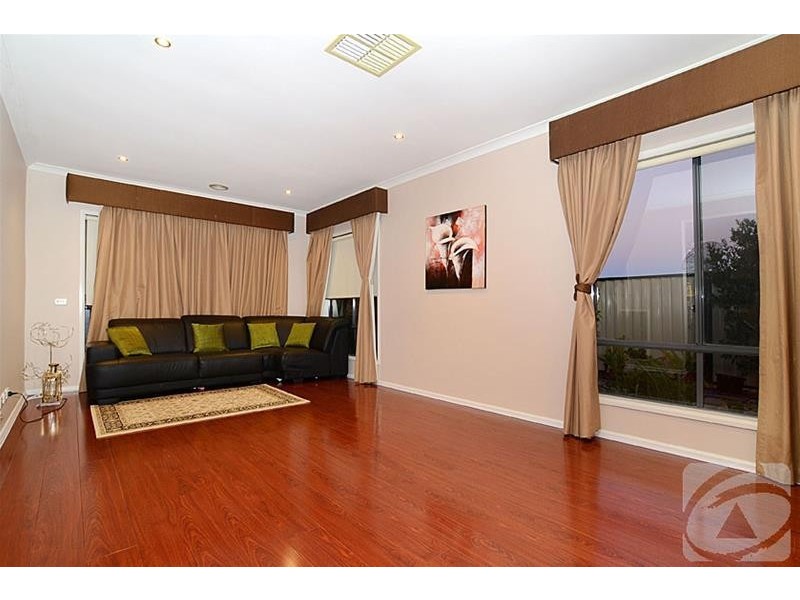 11 Rockland Court, Taylors Hill VIC 3037