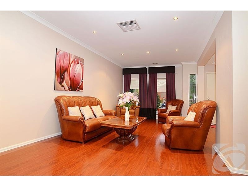 11 Rockland Court, Taylors Hill VIC 3037