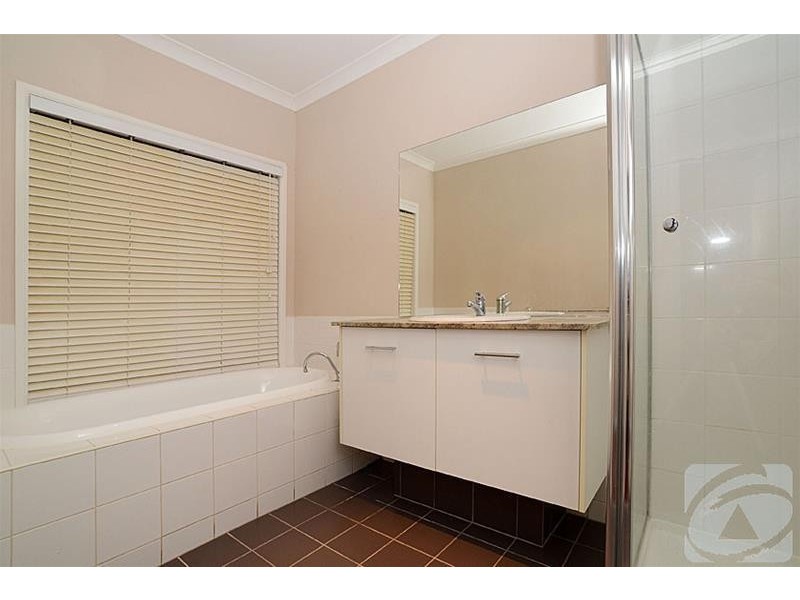 11 Rockland Court, Taylors Hill VIC 3037