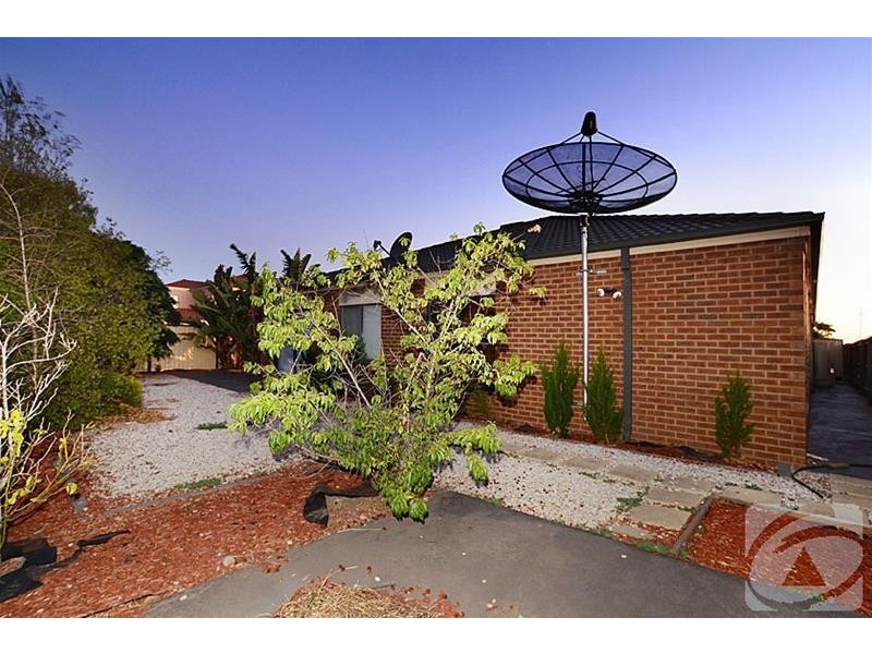 11 Rockland Court, Taylors Hill VIC 3037