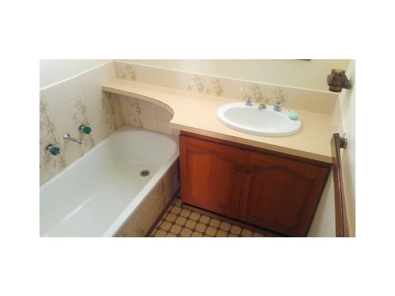 13 Pindari Avenue, Taylors Lakes VIC 3038