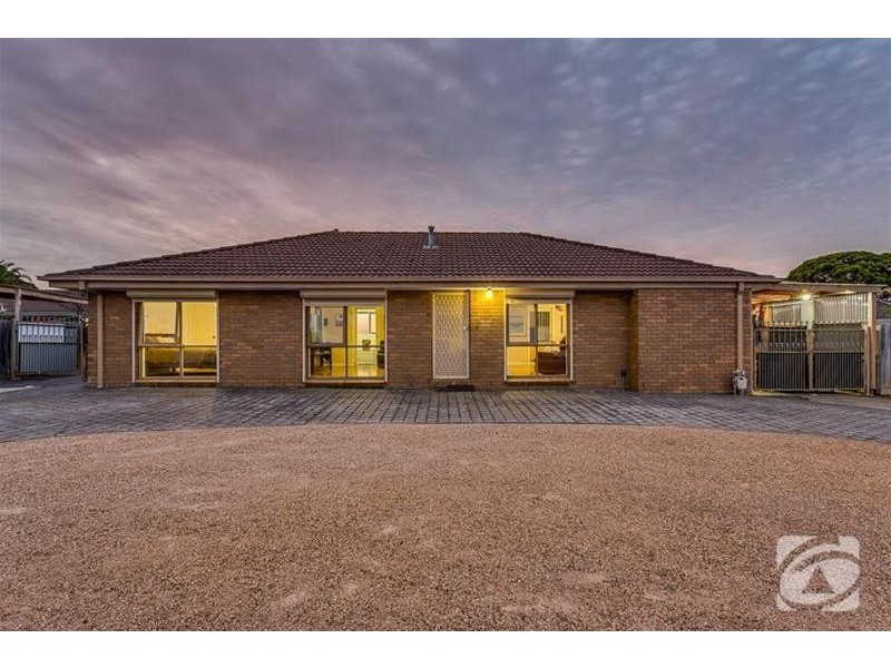 13 Lionheart Avenue, Taylors Lakes VIC 3038