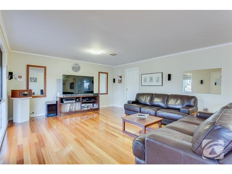 13 Lionheart Avenue, Taylors Lakes VIC 3038