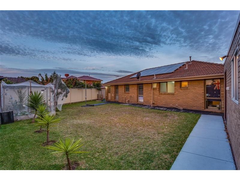13 Lionheart Avenue, Taylors Lakes VIC 3038