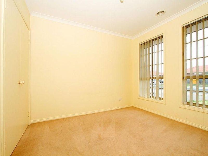 1/51A Pecks Road, Sydenham VIC 3037