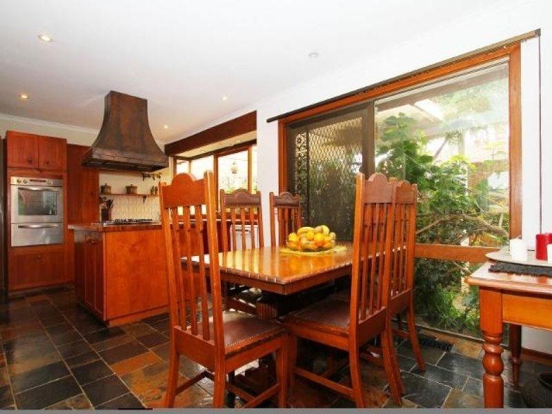 13 Wyperfeld Avenue, Taylors Lakes VIC 3038