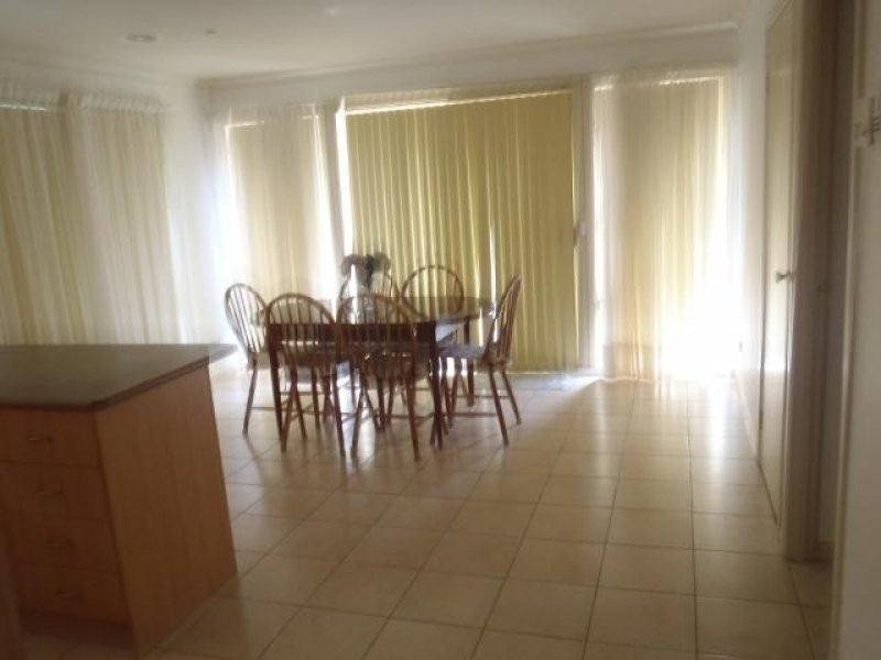 1/28 Ozzimo Drive, Hillside VIC 3037