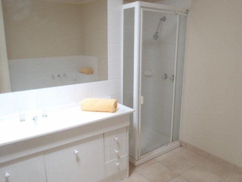 1/28 Ozzimo Drive, Hillside VIC 3037