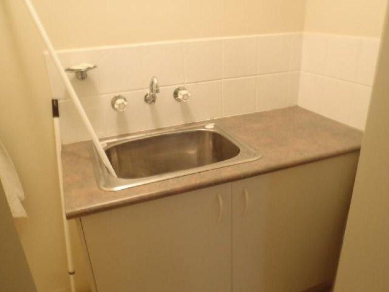 1/28 Ozzimo Drive, Hillside VIC 3037