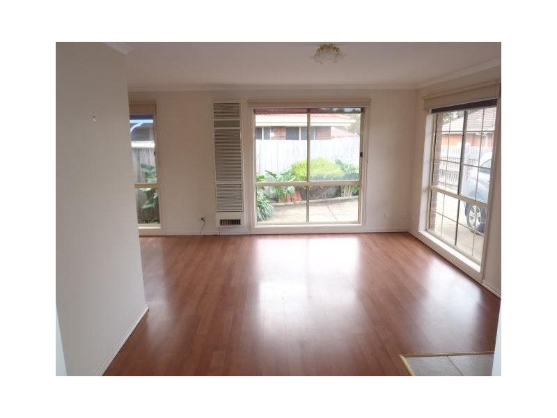 2/25 Minerva Crescent, Keilor Downs VIC 3038
