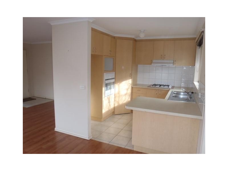 2/25 Minerva Crescent, Keilor Downs VIC 3038