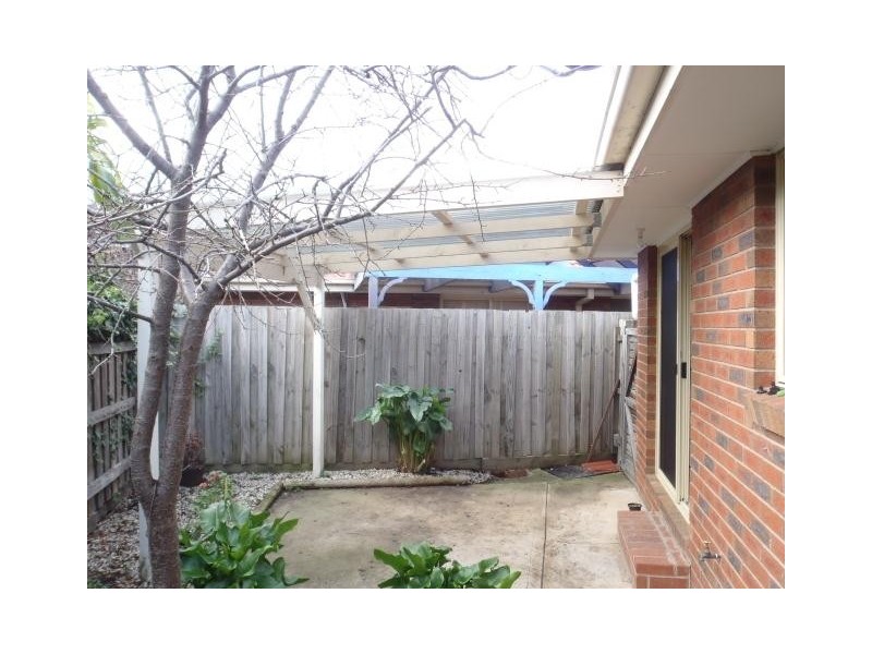 2/25 Minerva Crescent, Keilor Downs VIC 3038