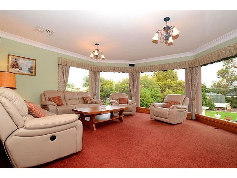 19 Castlewellan Boulevard, Hillside VIC 3037