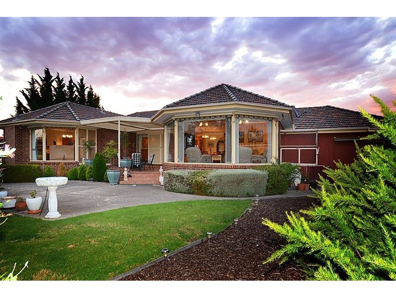 19 Castlewellan Boulevard, Hillside VIC 3037