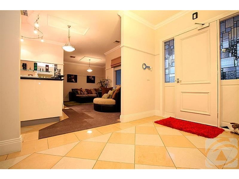 109 Robertsons Road, Taylors Lakes VIC 3038