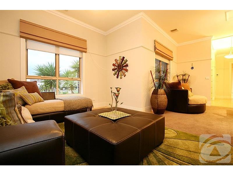 109 Robertsons Road, Taylors Lakes VIC 3038