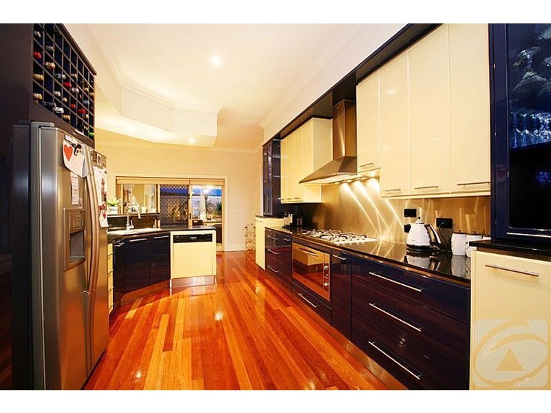 109 Robertsons Road, Taylors Lakes VIC 3038