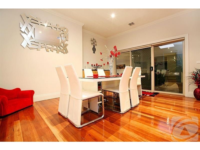 109 Robertsons Road, Taylors Lakes VIC 3038