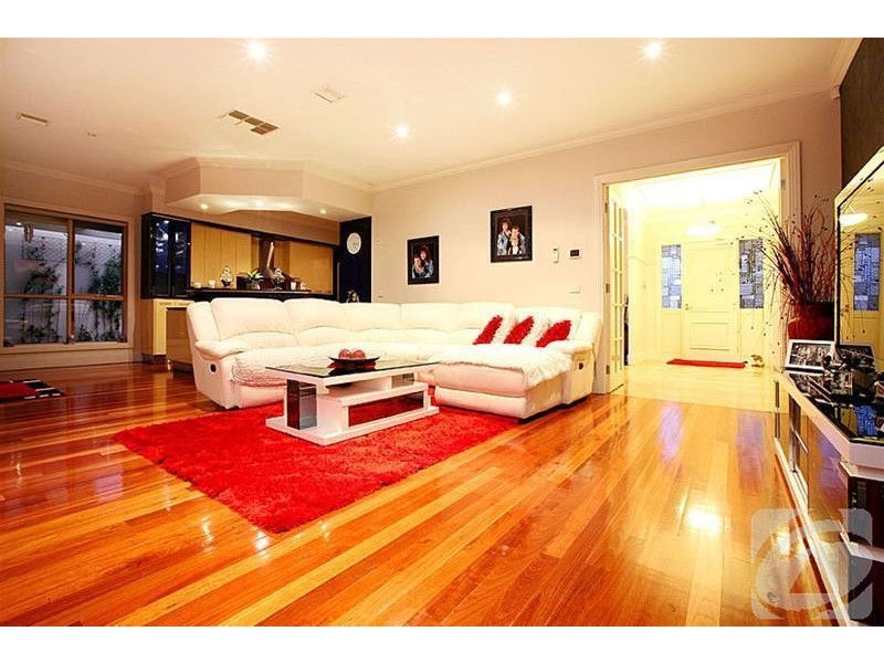 109 Robertsons Road, Taylors Lakes VIC 3038