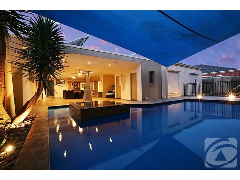 109 Robertsons Road, Taylors Lakes VIC 3038