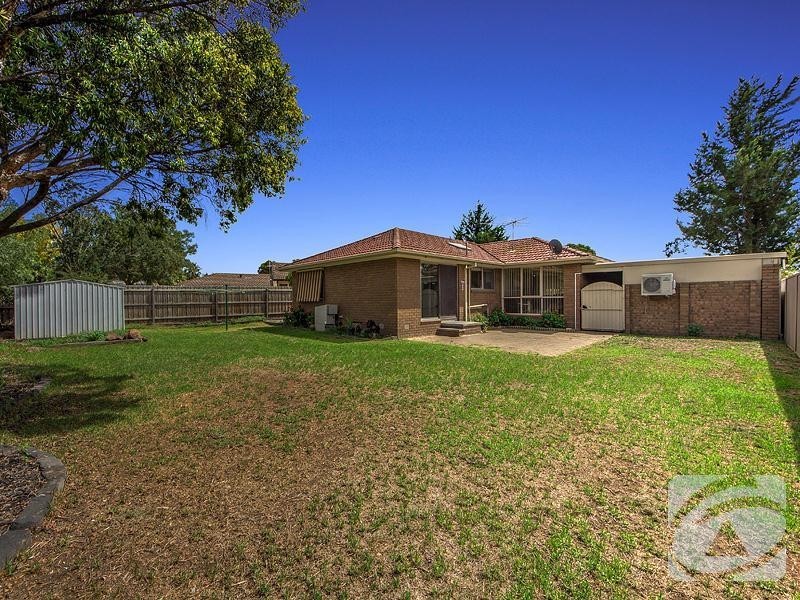 20 Angourie Crescent, Taylors Lakes VIC 3038