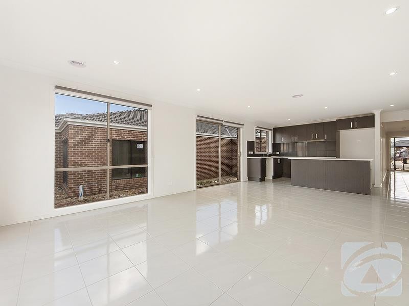 38 Zodiac Way, Plumpton VIC 3335