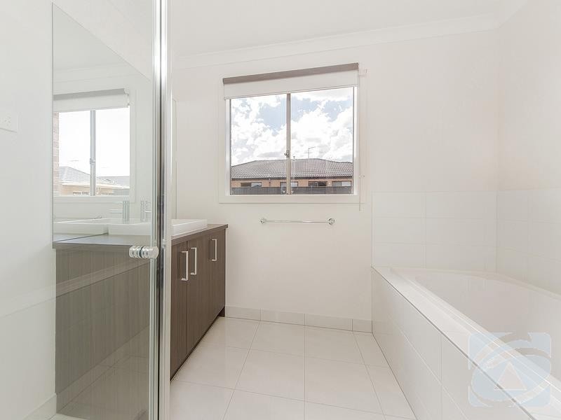 38 Zodiac Way, Plumpton VIC 3335