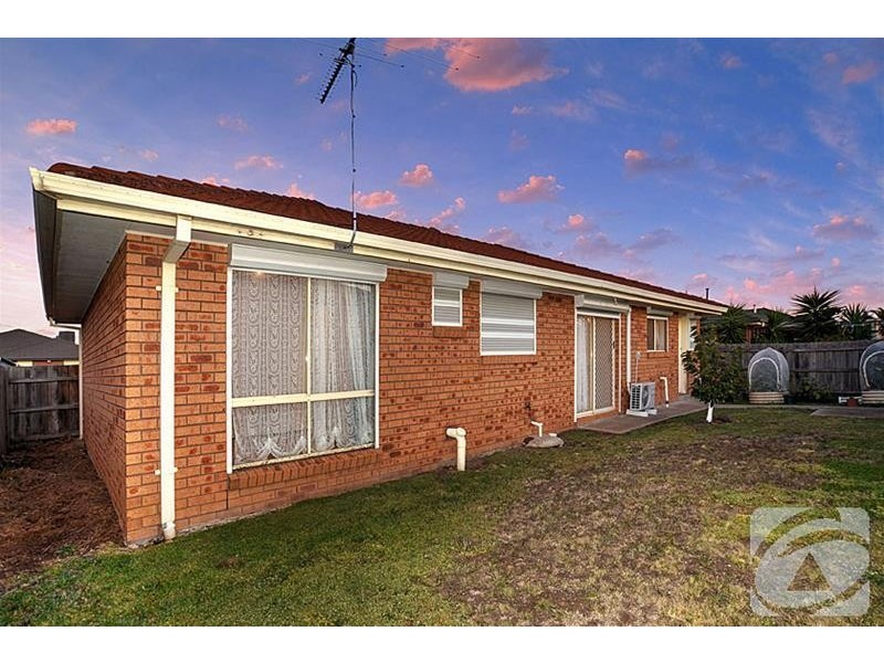 17 Meade Way, Sydenham VIC 3037