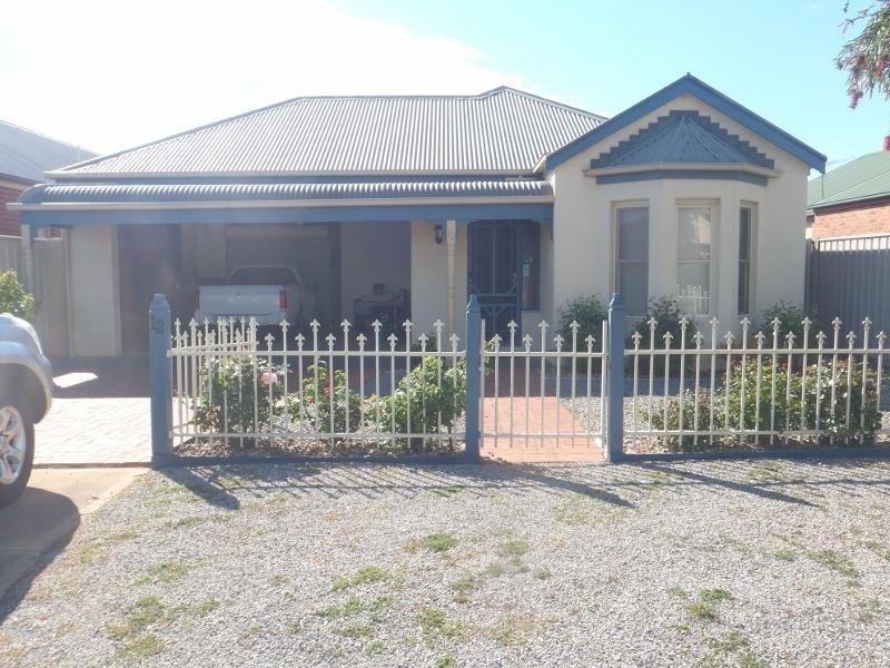 12 Castlemaine Way, Caroline Springs VIC 3023