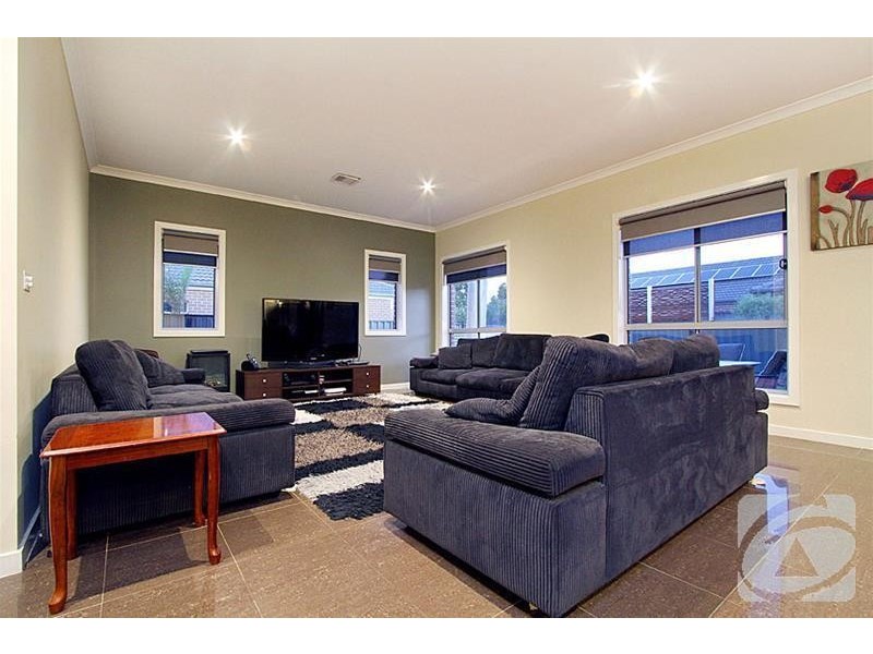 43 Langmore Drive, Hillside VIC 3037