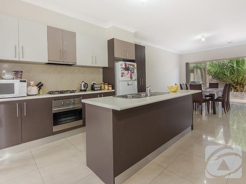 2/7 Katrina Drive, Burnside Heights VIC 3023