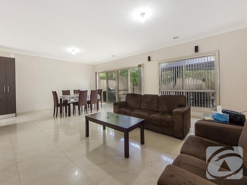 2/7 Katrina Drive, Burnside Heights VIC 3023