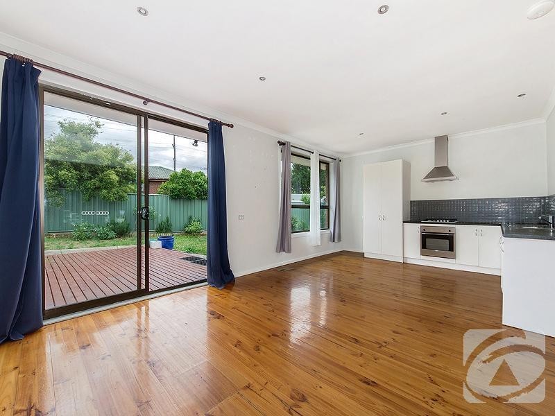 8 Vineyard Road, Sunbury VIC 3429