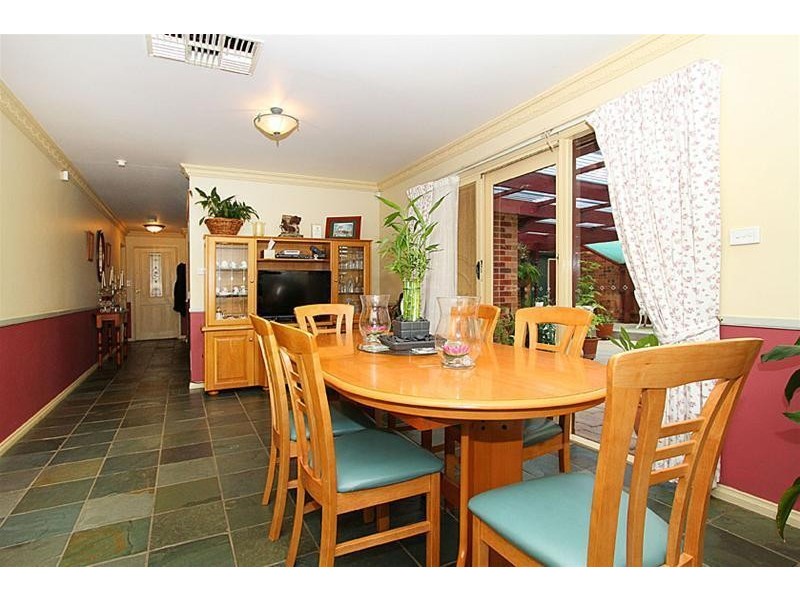 2 Anakie Walk, Delahey VIC 3037