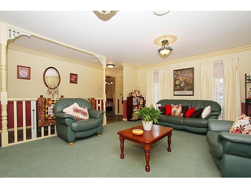 2 Anakie Walk, Delahey VIC 3037