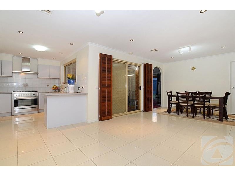 42 Dundee Way, Sydenham VIC 3037