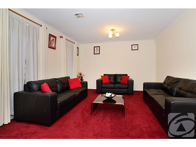 42 Dundee Way, Sydenham VIC 3037