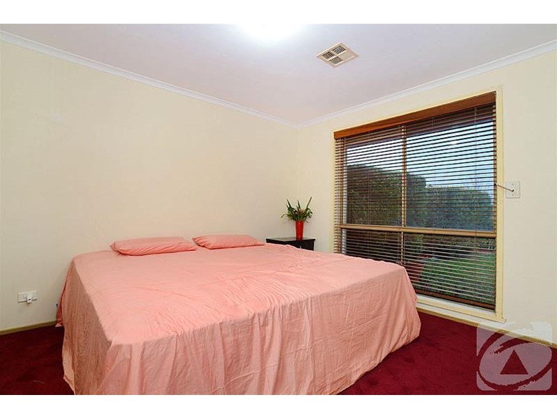 42 Dundee Way, Sydenham VIC 3037