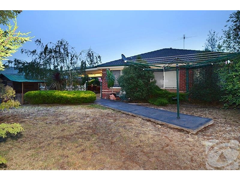 10 Erin Street, Hillside VIC 3037