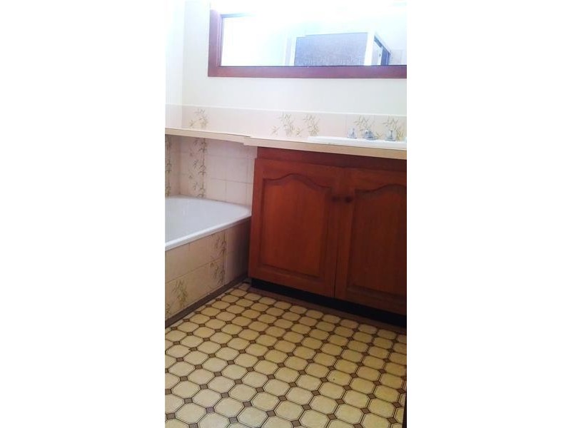 13 Pindari Avenue, Taylors Lakes VIC 3038