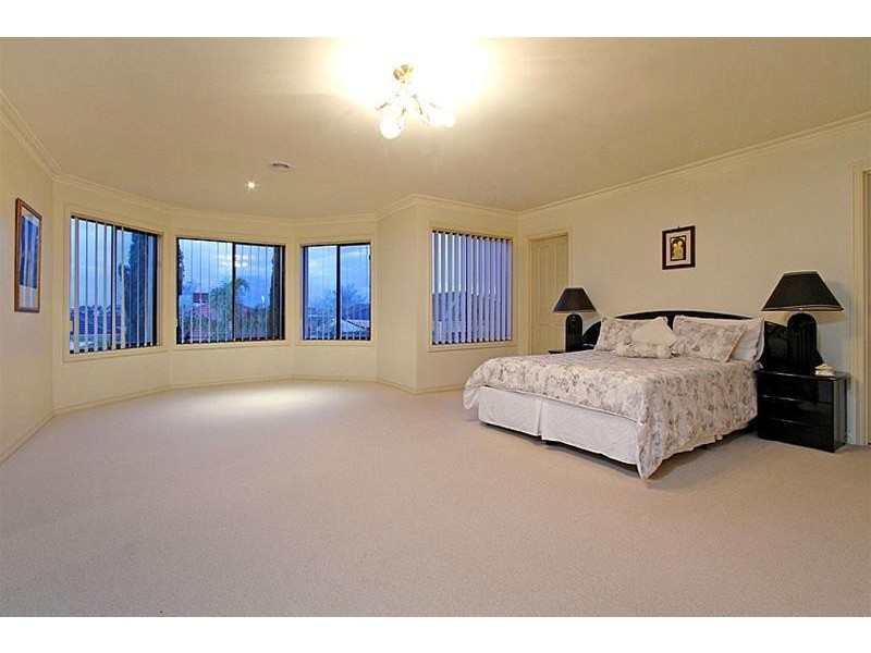 90 Taylors Hill Boulevard, Taylors Hill VIC 3037