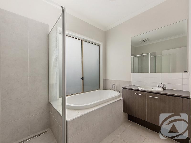 3 Keynes Circuit, Hillside VIC 3037