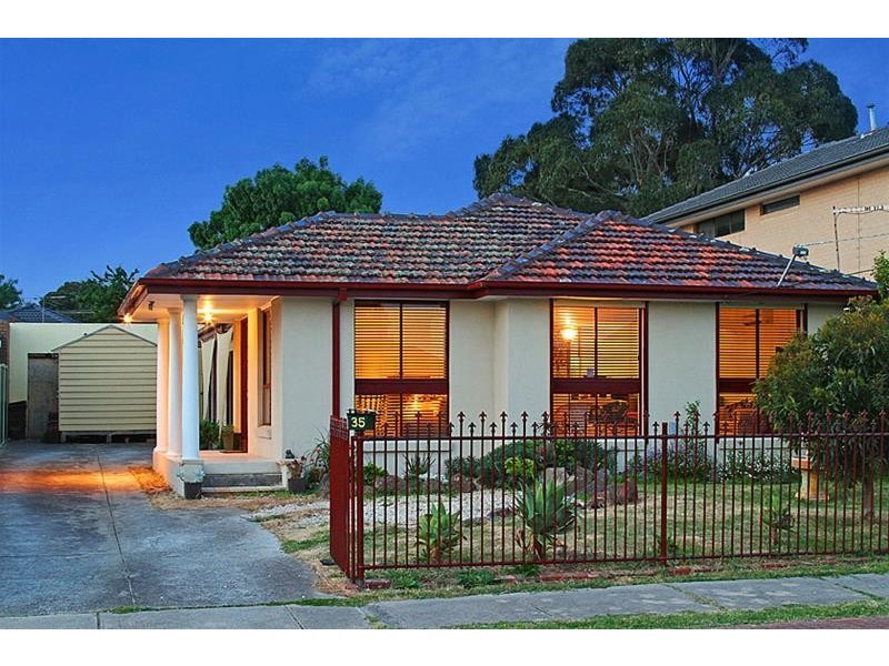 35 Stenson Road, Kealba VIC 3021