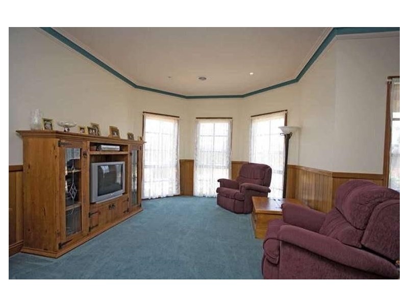 2 Pastoral Place, Sydenham VIC 3037